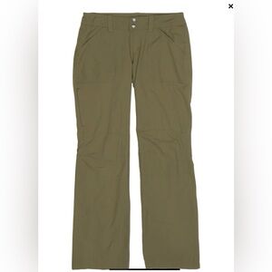Patagonia Women's Forest Green bordeless convertible pants
